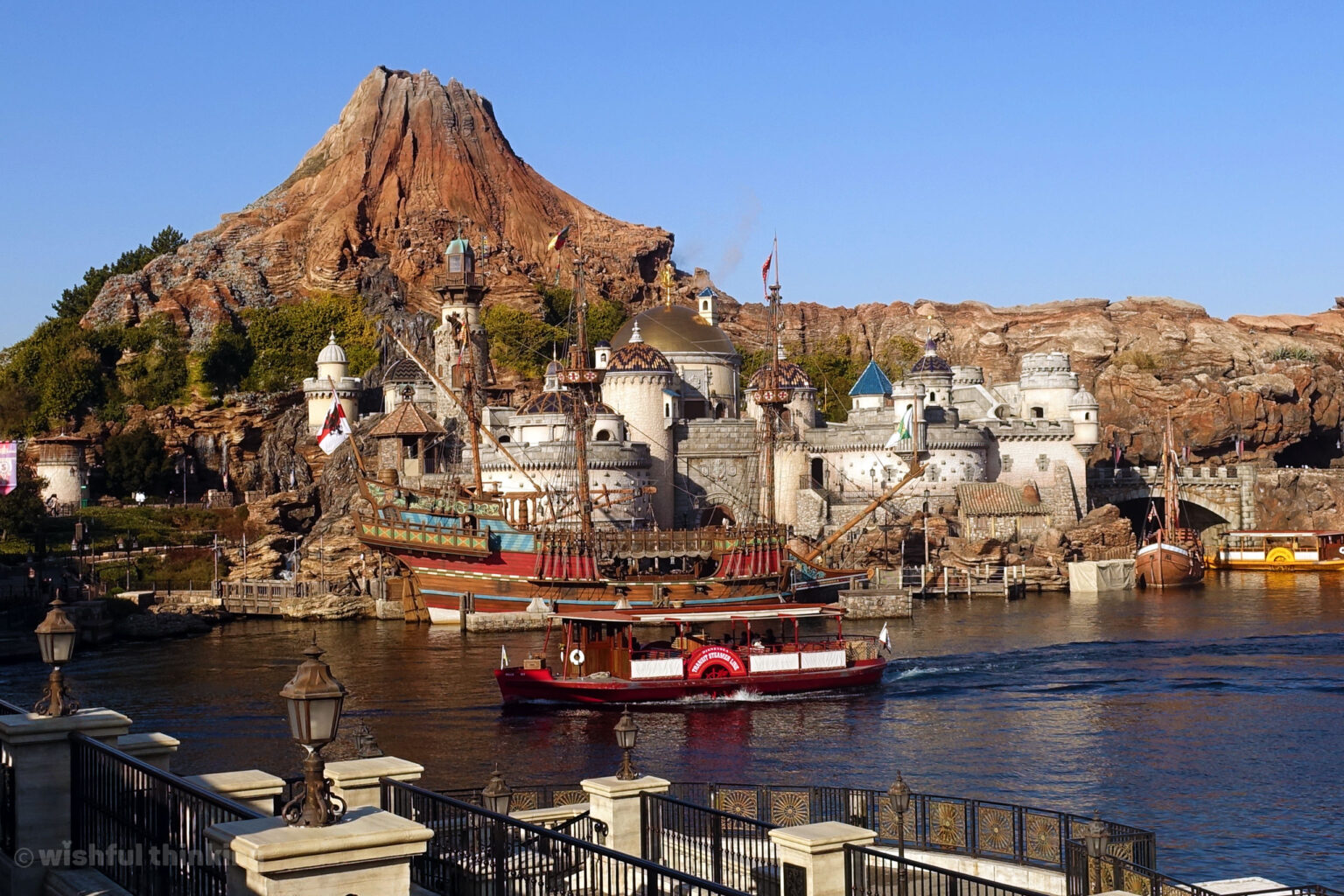 Tokyo DisneySea | The World's Best Theme Park | Best Rides, Snacks